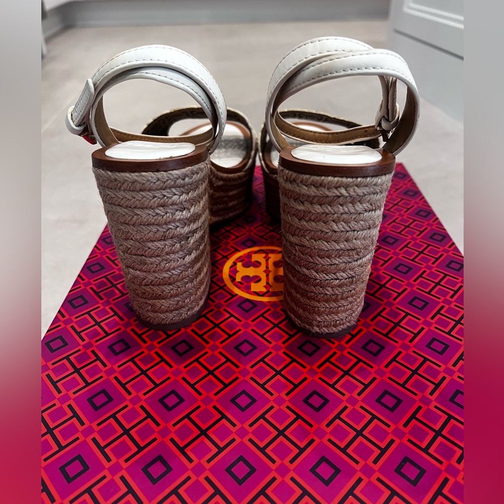 Tory Burch Cream Espadrilles with Intricate Cutouts - Picture 4 of 8